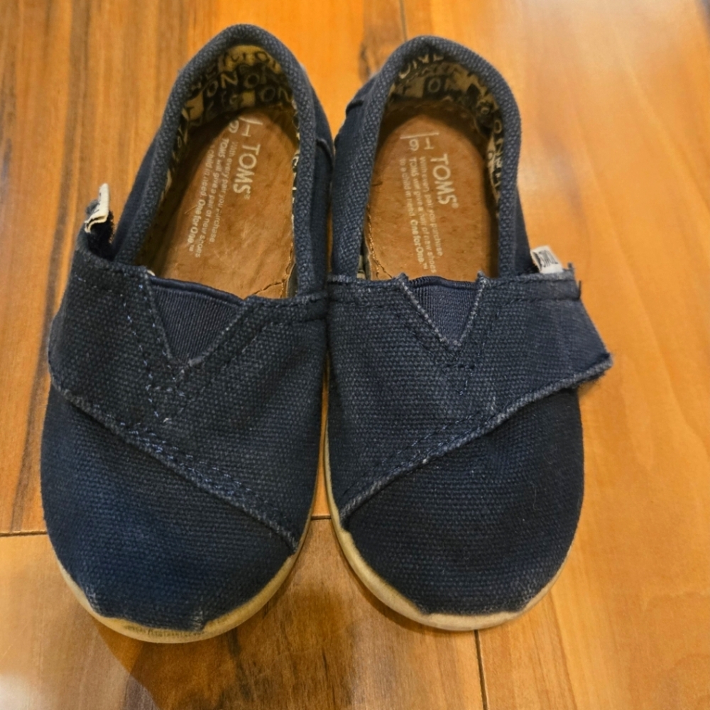 TOMS Kids Dark Blue Moccasins